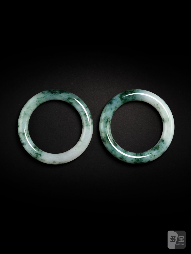 翡翠手鐲兩件 | TWO JADEITE BANGLES - 图4